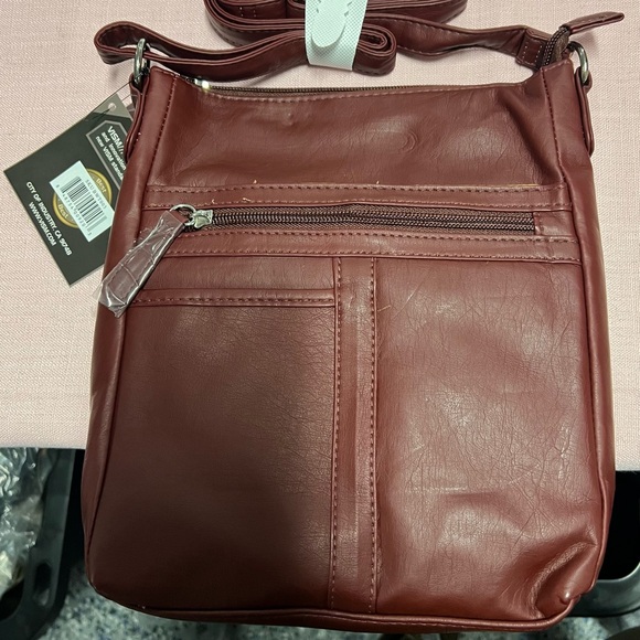 Elegant Brown Shoulder Bag - Picture 1 of 3